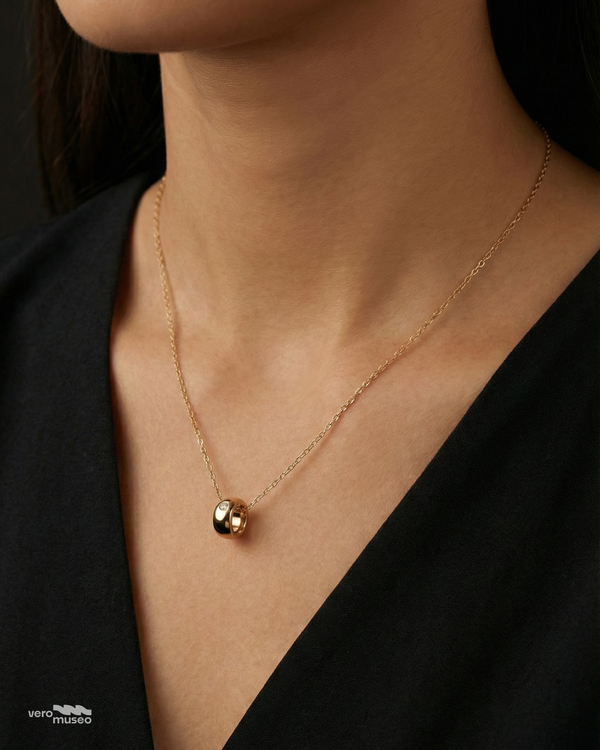 APERTURE PENDANT NECKLACE