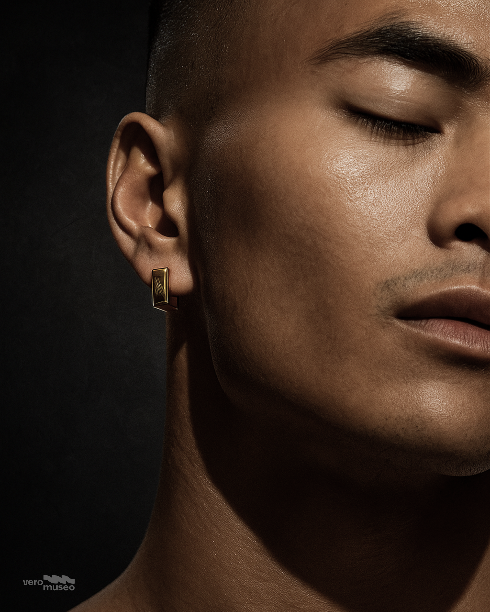 BOXKNOX HUGGIES EARRINGS