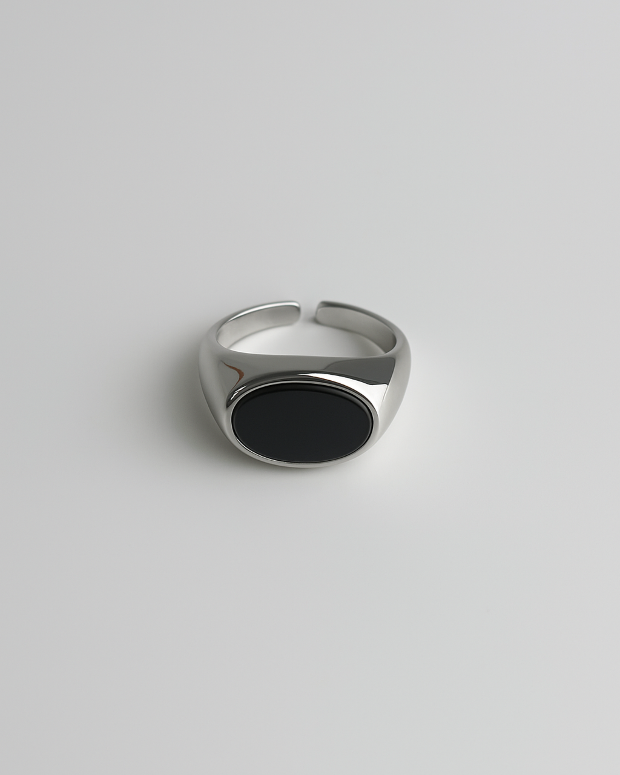 NOIR SIGNET ADJUSTABLE RING