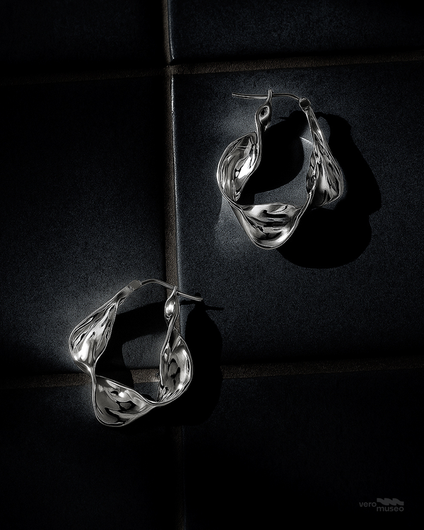 LIQUID LOOPS HOOP EARRINGS