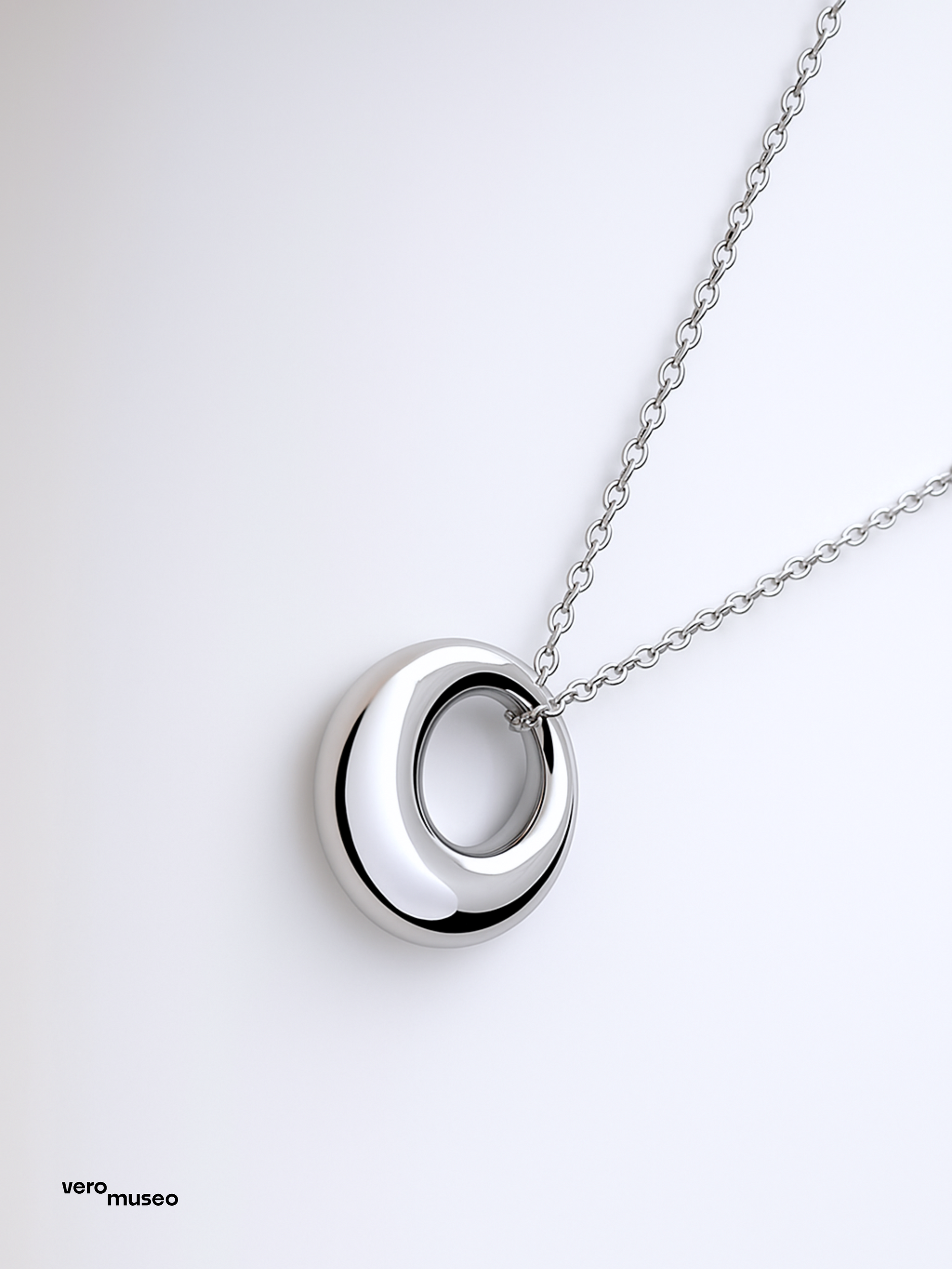 ORB PENDANT NECKLACE