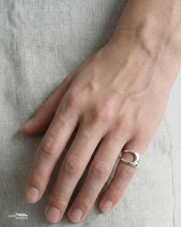 HOLLOW ADJUSTABLE RING