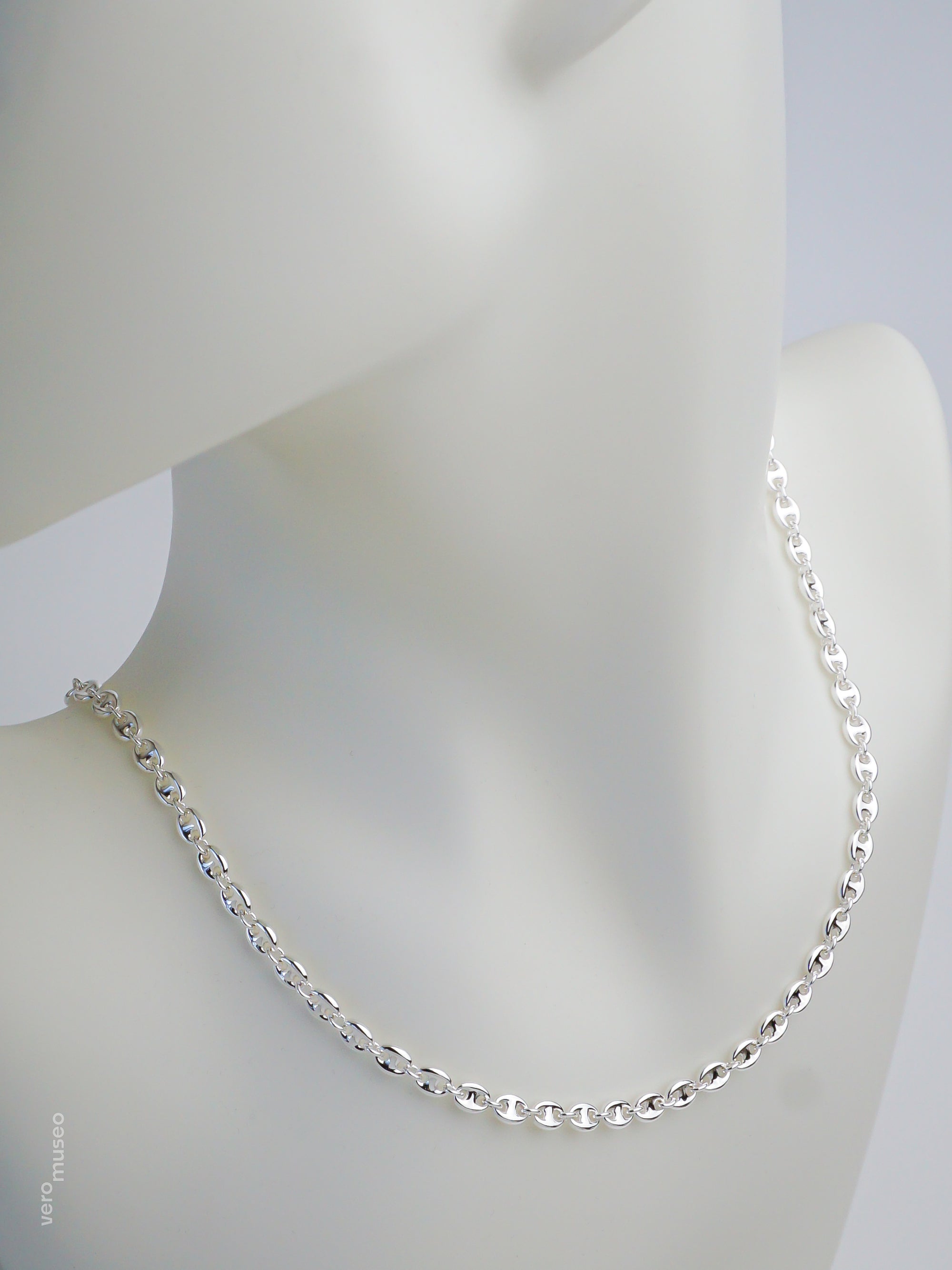 TABBY CHAIN NECKLACE