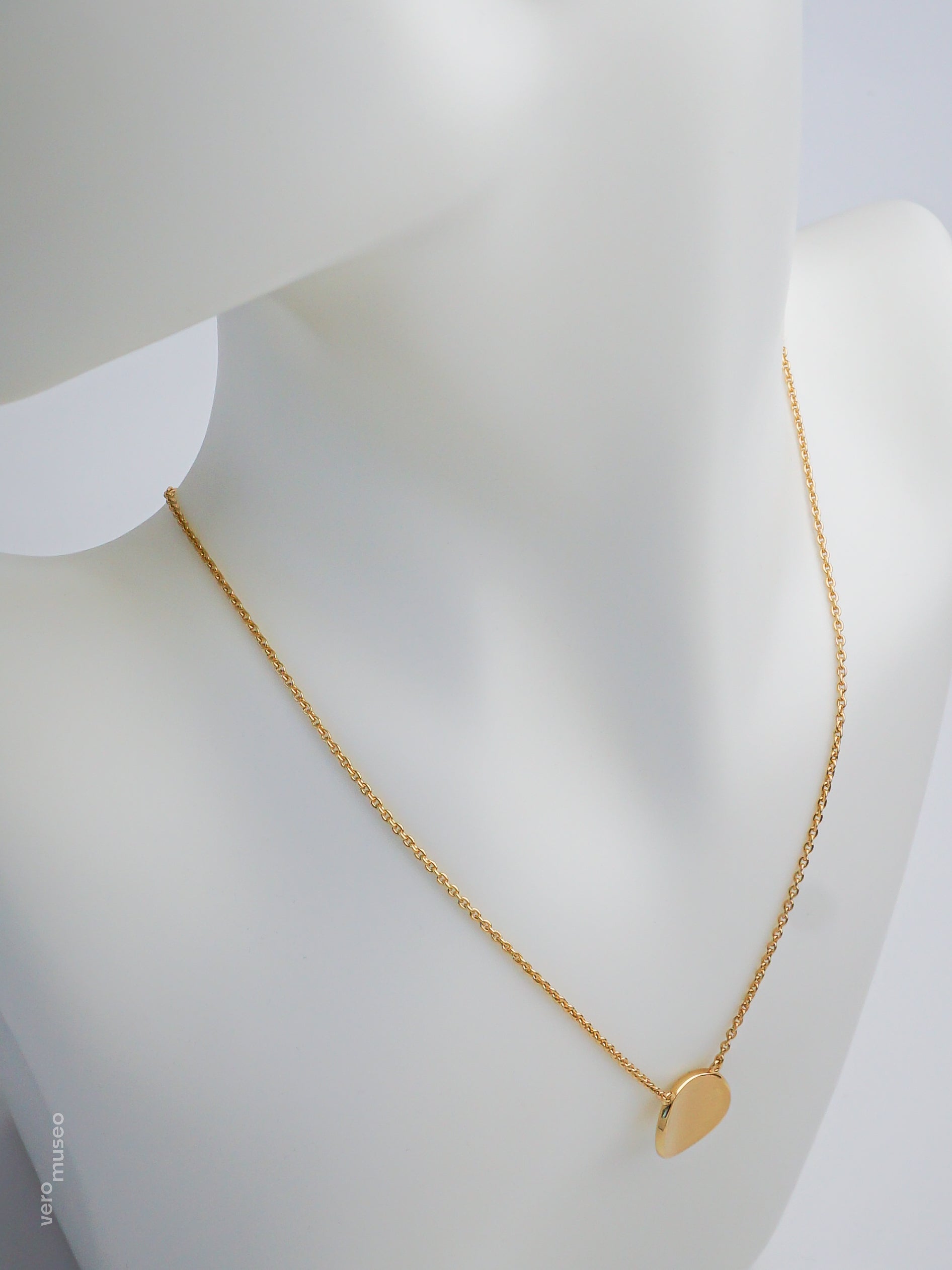 DESCO PENDANT NECKLACE