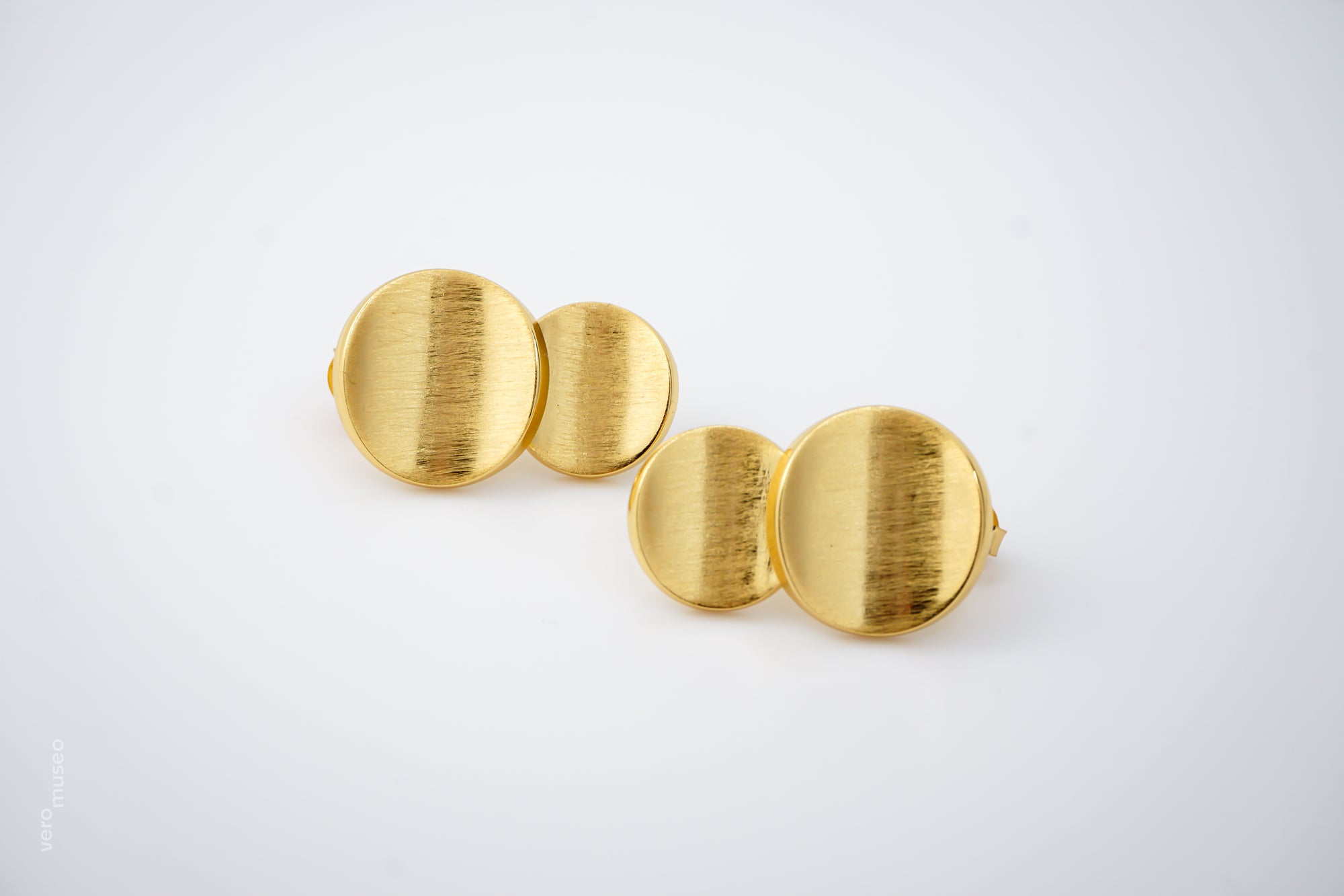 DESCO STUD EARRINGS