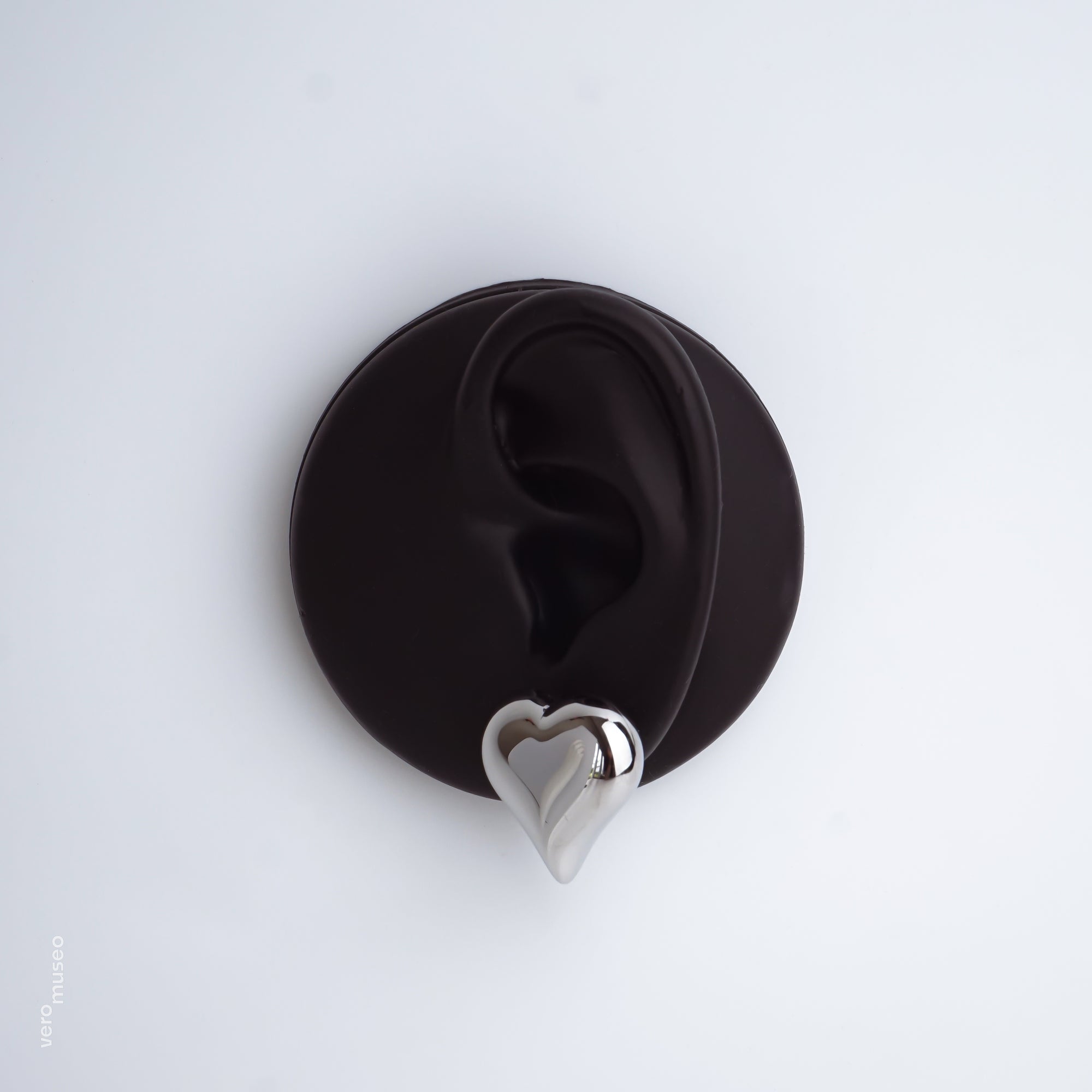 LOVELOON STUD EARRINGS