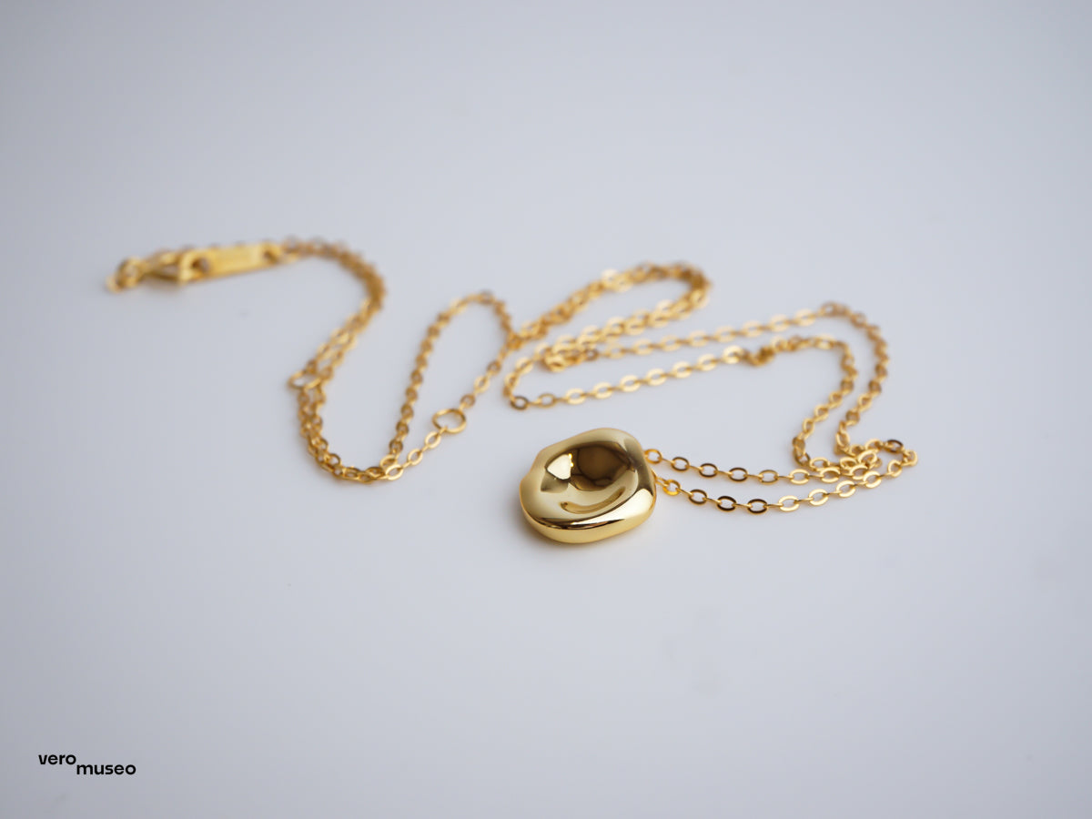 IMPRESSION PENDANT NECKLACE