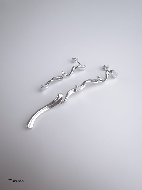 TWIGGY SILVER STUD EARRINGS