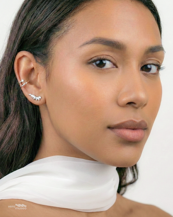 FEATHERLINE CRAWLER STUD EARRINGS