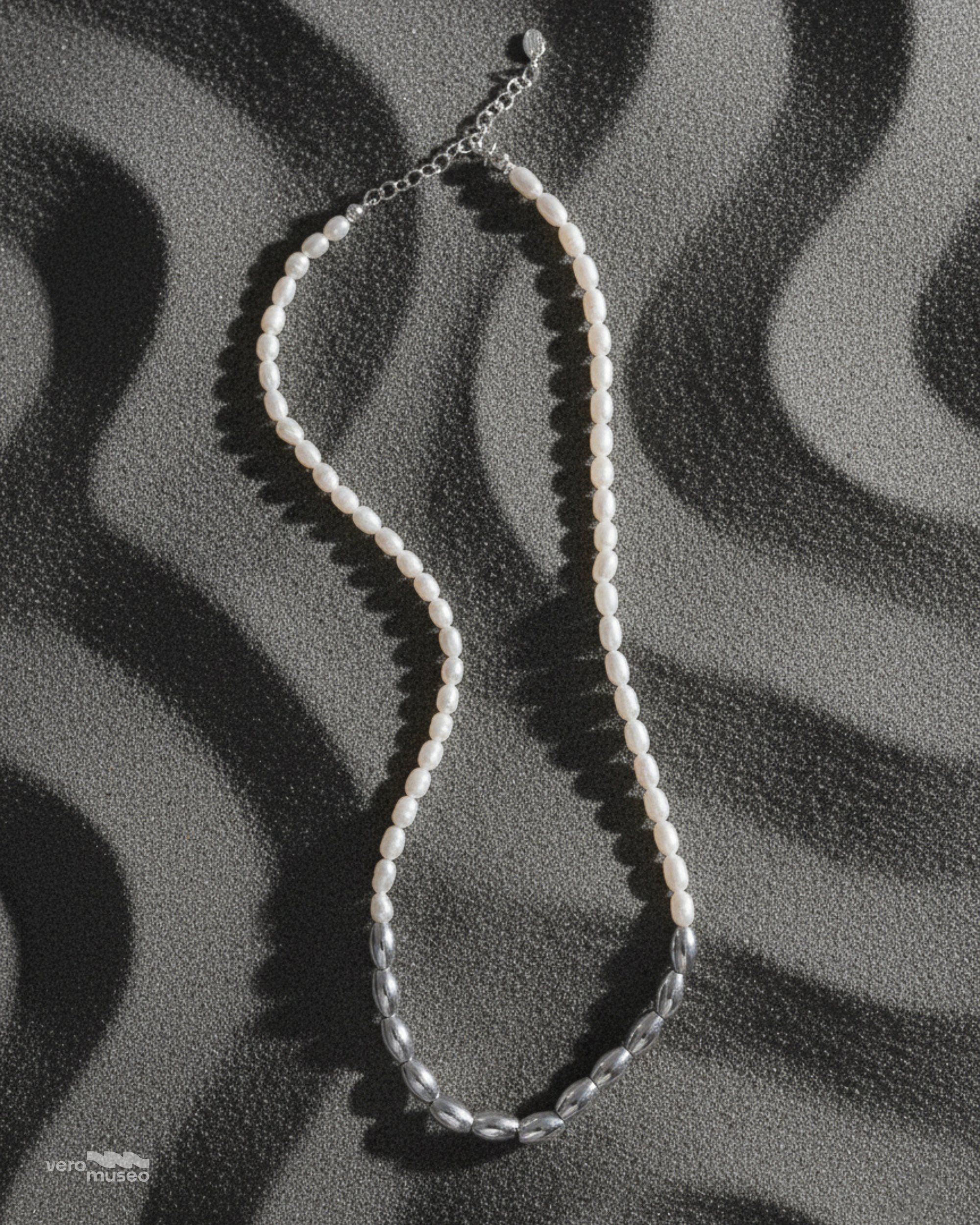 LOW TIDE PEARL NECKLACE