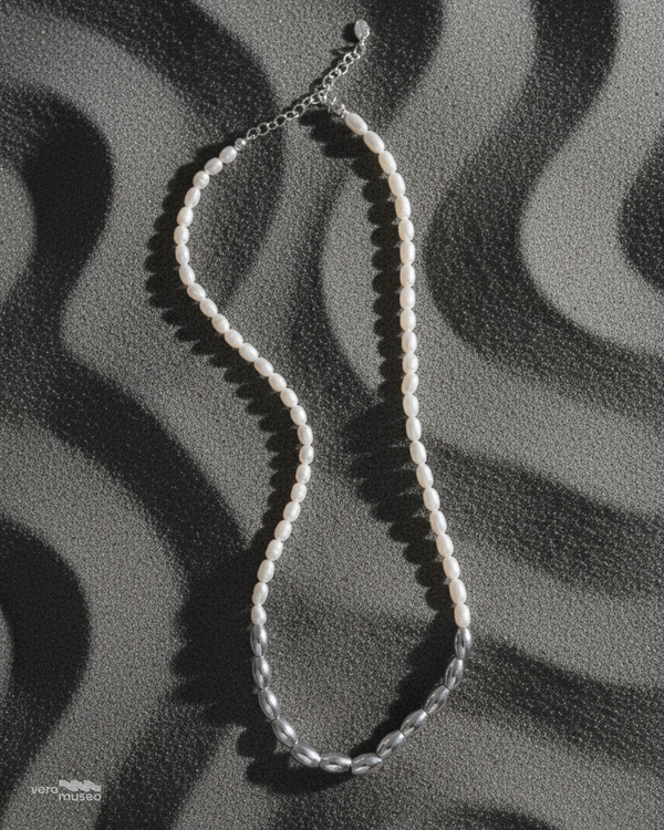 LOW TIDE PEARL NECKLACE