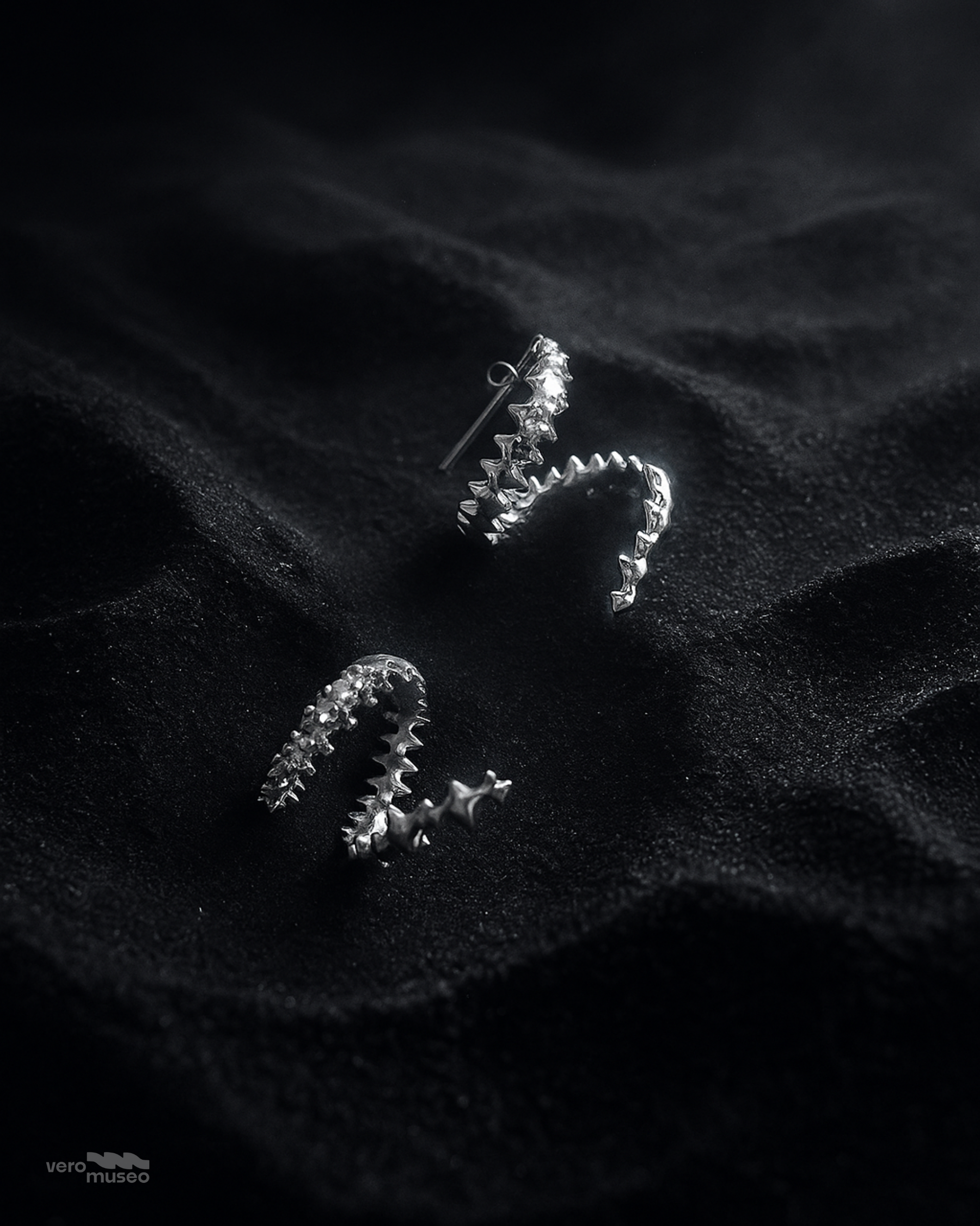 SPINEWAVE STUD EARRINGS