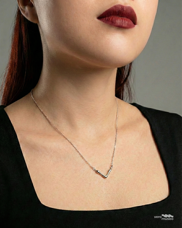 VERRON NECKLACE